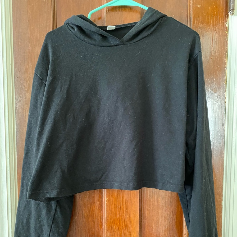 Black cropped hooded sweater top